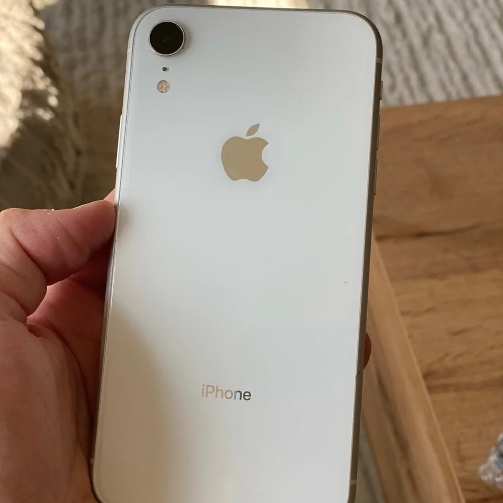 iPhone XR 64GB Unlocked